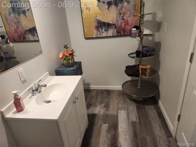 7155 Belle Pointe Drive, Van Buren Charter Township, MI 48111