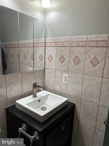 1202 LAURENS ST, Baltimore, MD 21217