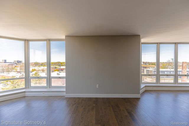 250 E Harbortown Drive 703, Detroit, MI 48207