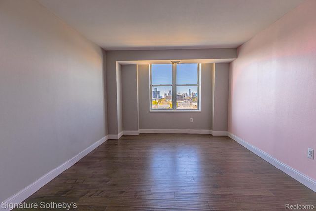 250 E Harbortown Drive 703, Detroit, MI 48207