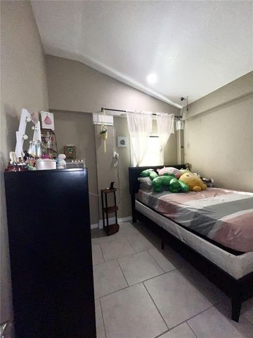 10804 N MYRTLE STREET, Tampa, FL 33617