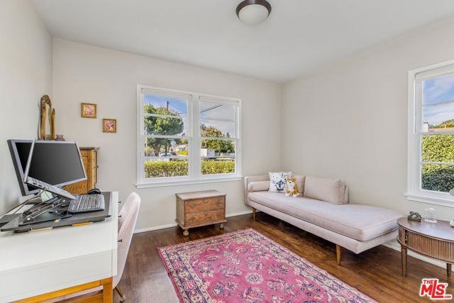 6050 Allott Avenue, Van Nuys (los Angeles), CA 91401