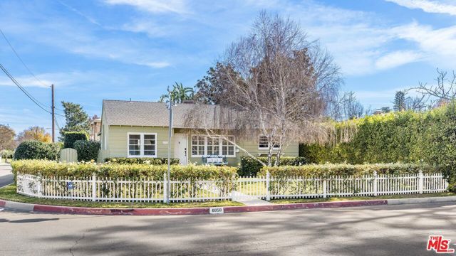 6050 Allott Avenue, Van Nuys (los Angeles), CA 91401