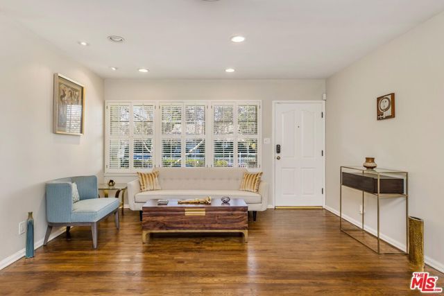 6050 Allott Avenue, Van Nuys (los Angeles), CA 91401