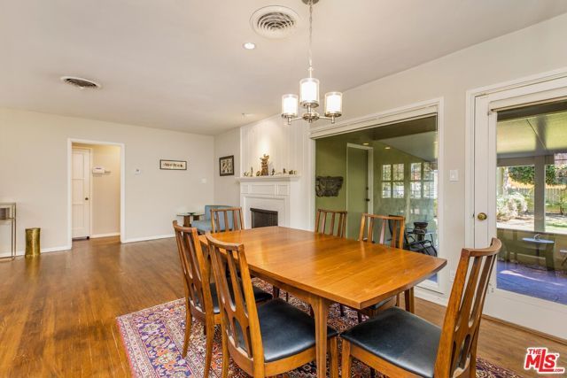 6050 Allott Avenue, Van Nuys (los Angeles), CA 91401