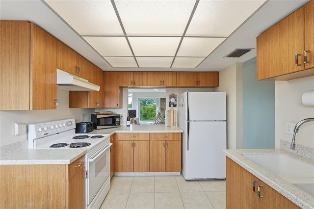 1500 SUNSET ROAD C10, Tarpon Springs, FL 34689