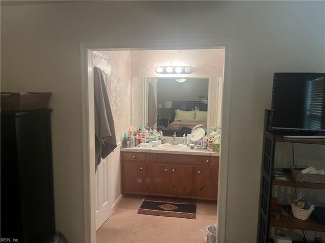 32 George CT, Hampton, VA 23663