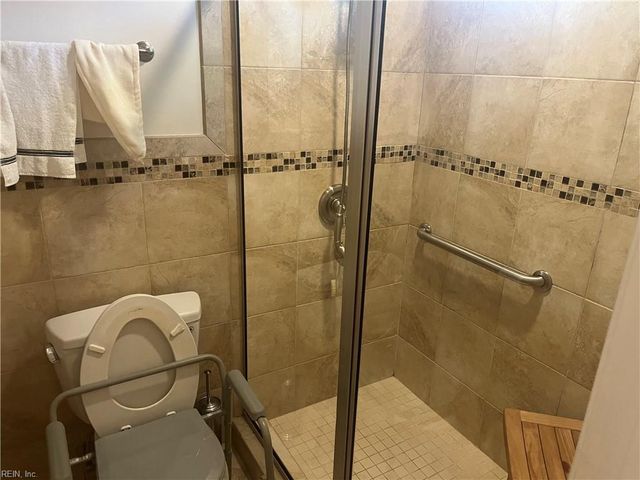 32 George CT, Hampton, VA 23663