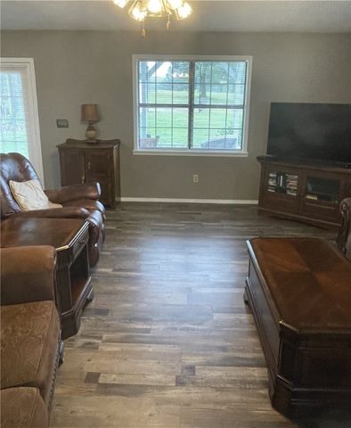 565 County Road 1750, London, AR 72847