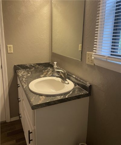 565 County Road 1750, London, AR 72847