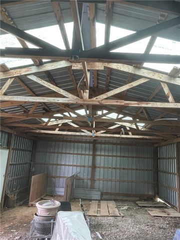 565 County Road 1750, London, AR 72847