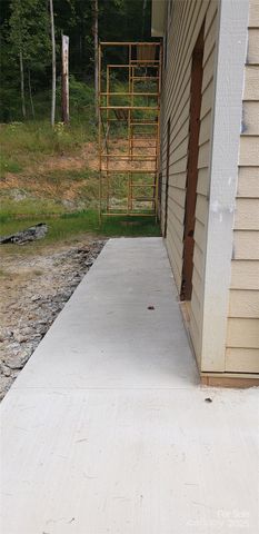 498 Coxes Creek Road, Burnsville, NC 28714