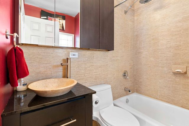 3619 S Parnell Avenue, Chicago, IL 60609