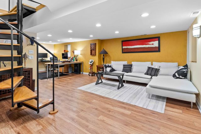 3619 S Parnell Avenue, Chicago, IL 60609