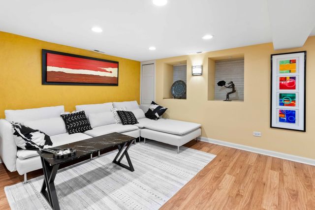 3619 S Parnell Avenue, Chicago, IL 60609