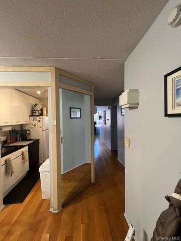 4 Martine Avenue 221, White Plains, NY 10606