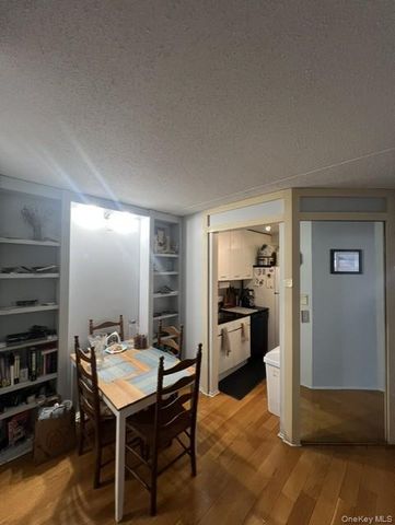 4 Martine Avenue 221, White Plains, NY 10606