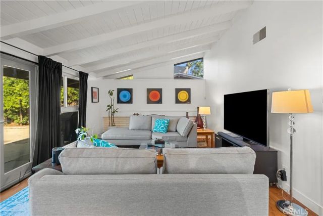 16421 Gledhill Street, North Hills, CA 91343