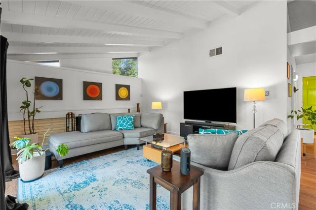 16421 Gledhill Street, North Hills, CA 91343