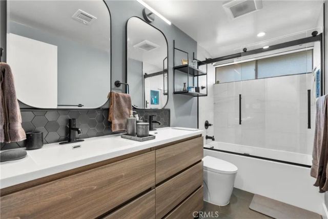 16421 Gledhill Street, North Hills, CA 91343