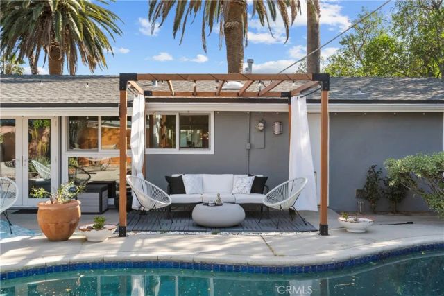 16421 Gledhill Street, North Hills, CA 91343