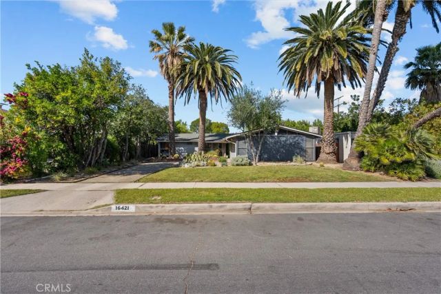 16421 Gledhill Street, North Hills, CA 91343