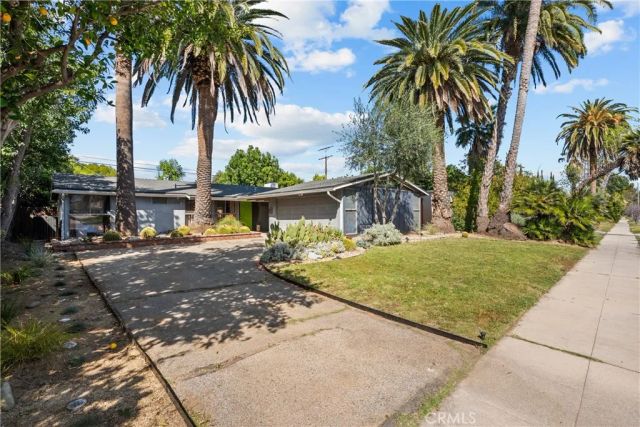 16421 Gledhill Street, North Hills, CA 91343