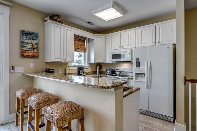 4914 Cinzia Ln, North Myrtle Beach, SC 29582
