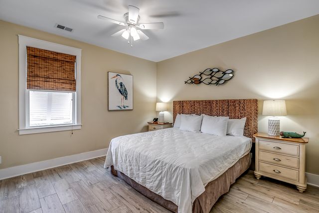 4914 Cinzia Ln, North Myrtle Beach, SC 29582