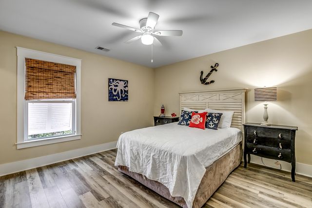 4914 Cinzia Ln, North Myrtle Beach, SC 29582