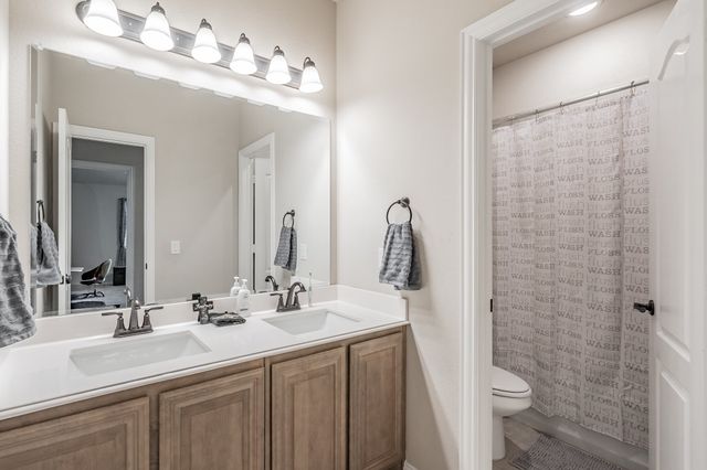 176 Summit Court, Lavon, TX 75166