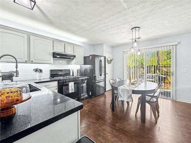 174 Nacoochee Way, Canton, GA 30114