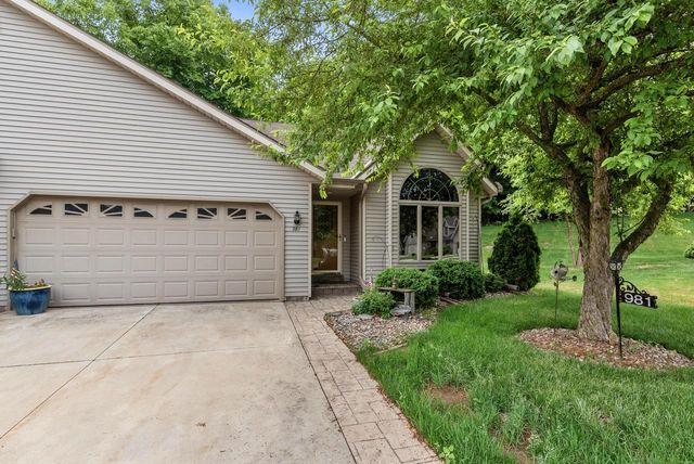 981 E Loos STREET, Hartford, WI 53027