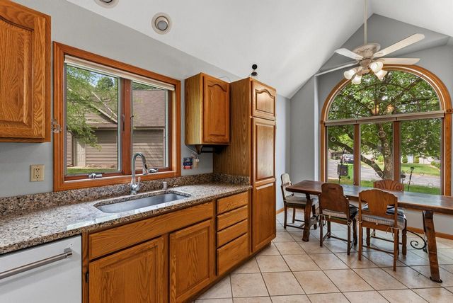 981 E Loos STREET, Hartford, WI 53027