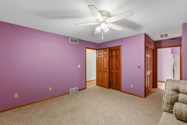 981 E Loos STREET, Hartford, WI 53027