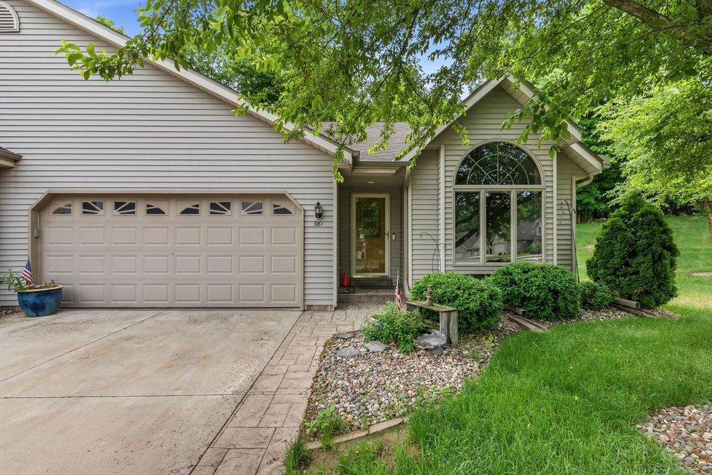 981 E Loos STREET, Hartford, WI 53027