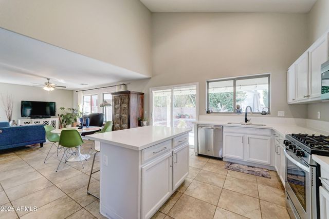 12701 W HOLLYHOCK Drive, Avondale, AZ 85392