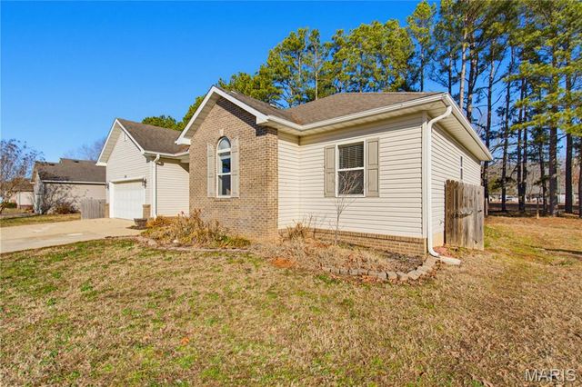 179 Autumn Breeze Drive, Poplar Bluff, MO 63901