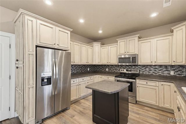 179 Autumn Breeze Drive, Poplar Bluff, MO 63901