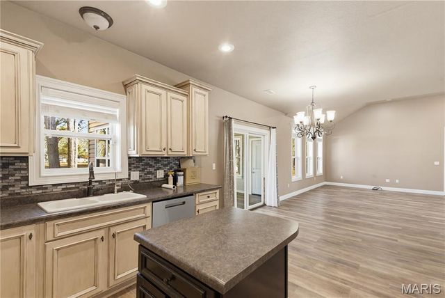 179 Autumn Breeze Drive, Poplar Bluff, MO 63901