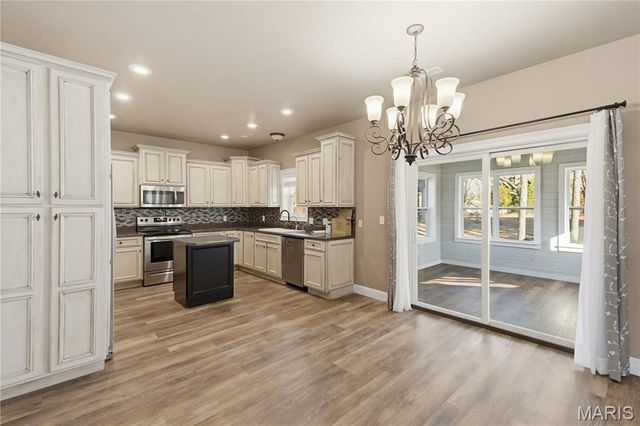 179 Autumn Breeze Drive, Poplar Bluff, MO 63901