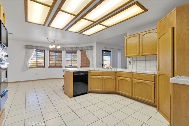 20136 Ottawa Road, Apple Valley, CA 92307