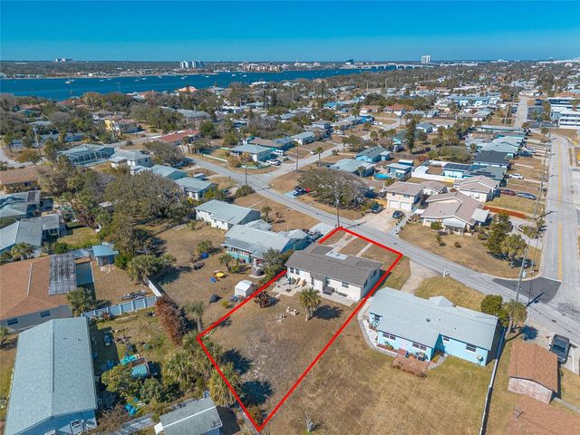 212 BONNER AVENUE, Daytona Beach, FL 32118