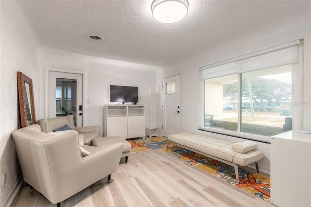 212 BONNER AVENUE, Daytona Beach, FL 32118