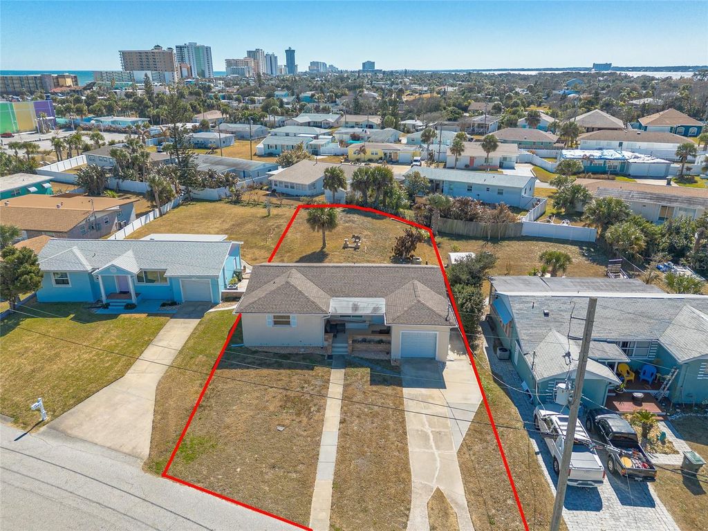 Image 20 of property listing at 212 BONNER AVENUE, Daytona Beach, FL 32118
