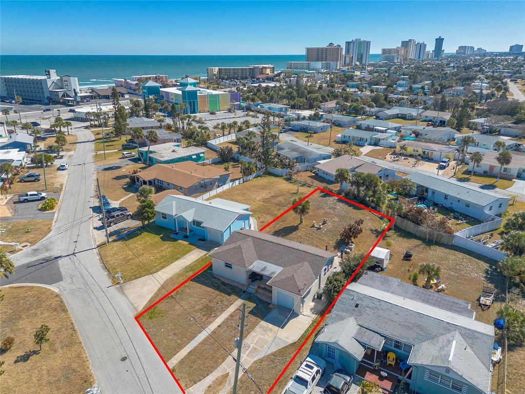 Image 21 of property listing at 212 BONNER AVENUE, Daytona Beach, FL 32118