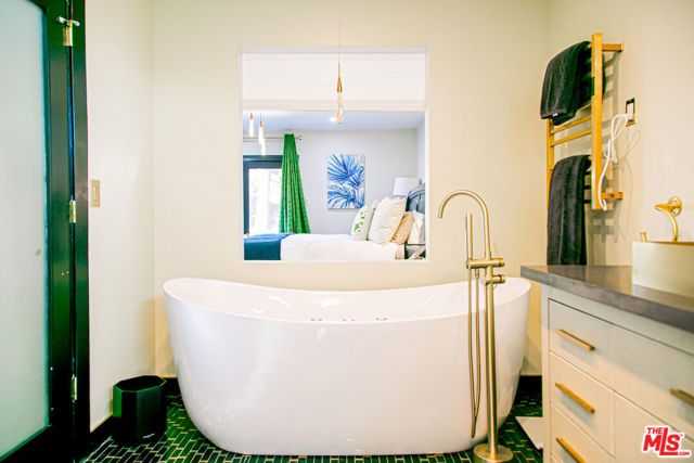 5604 Shenandoah Avenue, Los Angeles, CA 90056