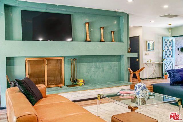 5604 Shenandoah Avenue, Los Angeles, CA 90056