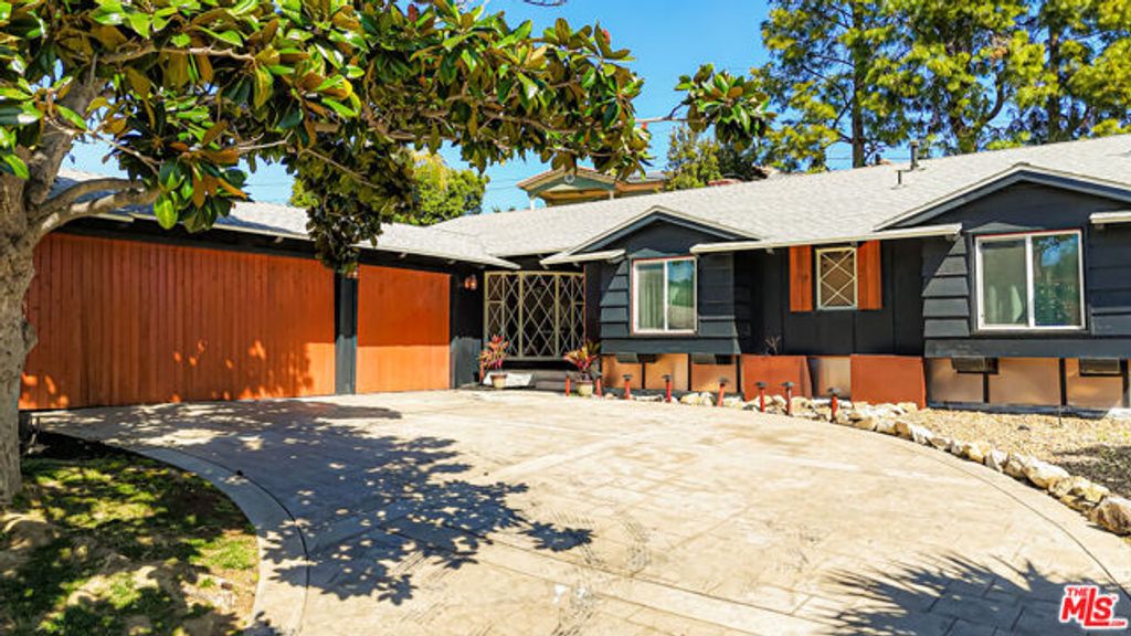 5604 Shenandoah Avenue, Los Angeles, CA 90056