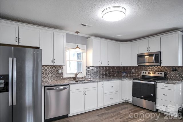 200 W Shannonhouse Street, Shelby, NC 28152